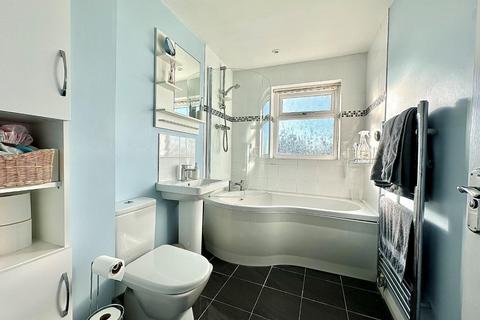 44 Gresham Drive, Northampton, NN4 9SZ