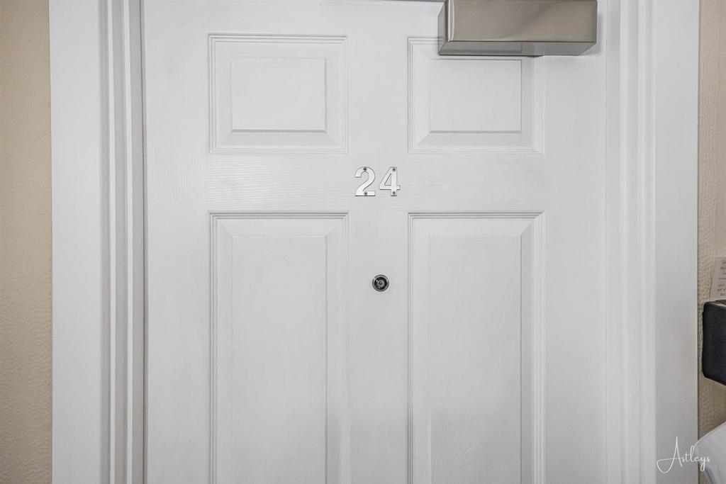 FLat 24.jpg
