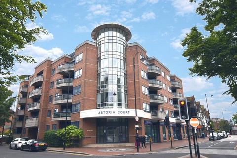 3 bedroom apartment to rent, High Street, Purley, CR8