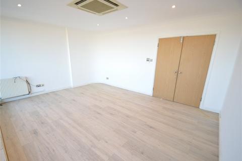 3 bedroom apartment to rent, High Street, Purley, CR8