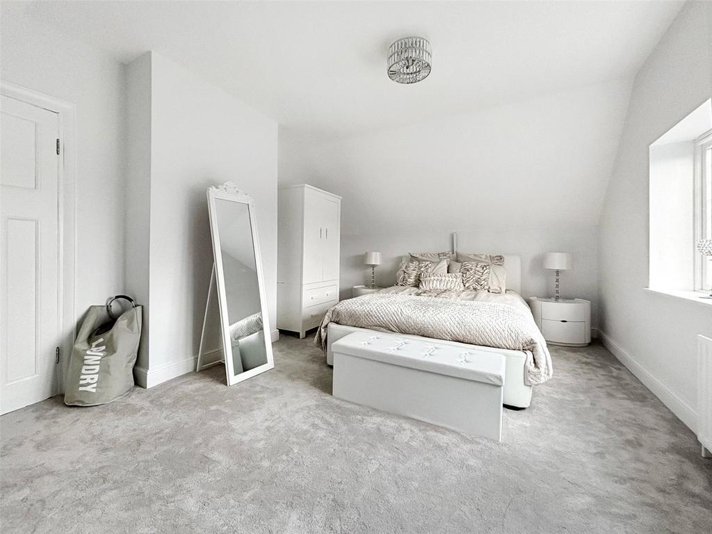 Bedroom 1 (Pic 1)