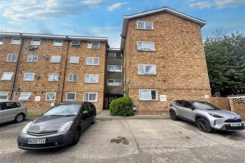 2 bedroom flat to rent, Eastern Avenue, Ilford