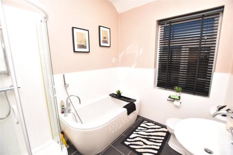 2 bedroom end of terrace house for sale, Station View, Leeds, West Yorkshire