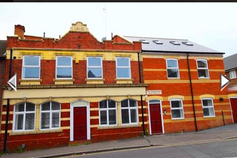 Studio to rent, Flat , The Compasses,  Farley Hill, Luton