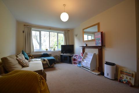 2 bedroom maisonette to rent, Claremont Gardens, Surbiton