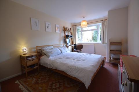 2 bedroom maisonette to rent, Claremont Gardens, Surbiton