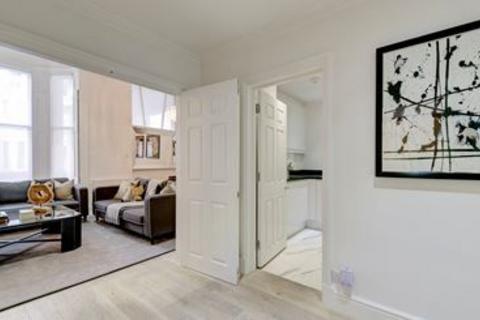 4 bedroom flat to rent, Somerset Court, Kensington