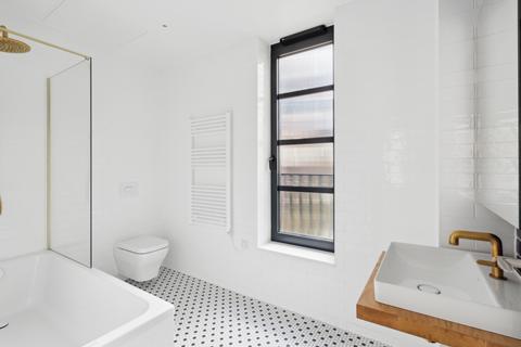 2 bedroom penthouse for sale, Goodluck Hope, Orchard Place, London, E14