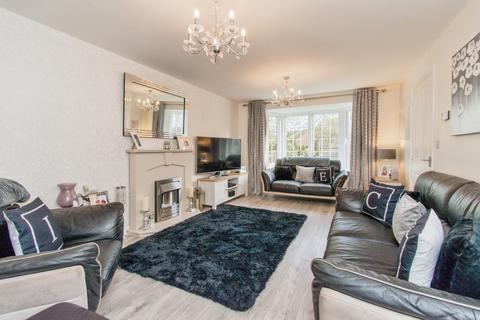 4 bedroom detached house for sale, Blenheim Way, West Yorkshire WF10