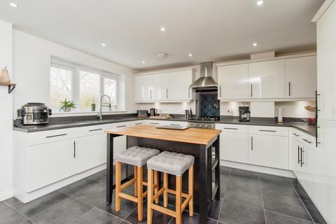 4 bedroom detached house for sale, Blenheim Way, West Yorkshire WF10