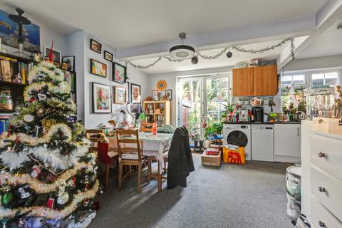 23 Blanchland Road, Morden, SM4 5ND