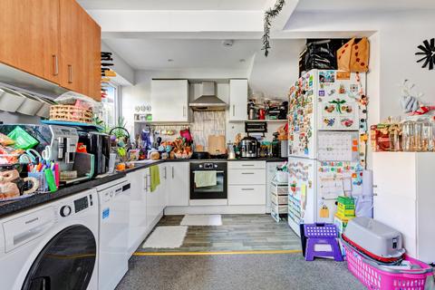 23 Blanchland Road, Morden, SM4 5ND
