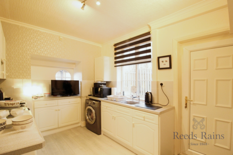 3 bedroom semi-detached house to rent, Ring Road, Leeds LS14