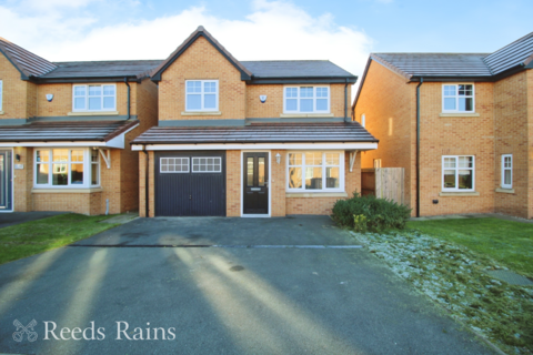 4 bedroom detached house for sale, Grasmere Avenue, Leyland PR25