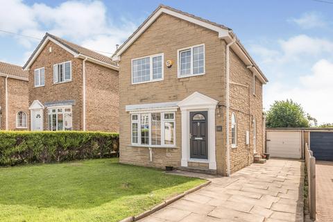 3 bedroom detached house to rent, Parkways Avenue, Leeds LS26