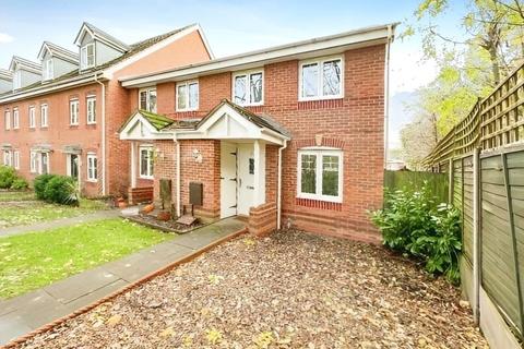 3 bedroom semi-detached house to rent, The Beck, West Midlands DY2