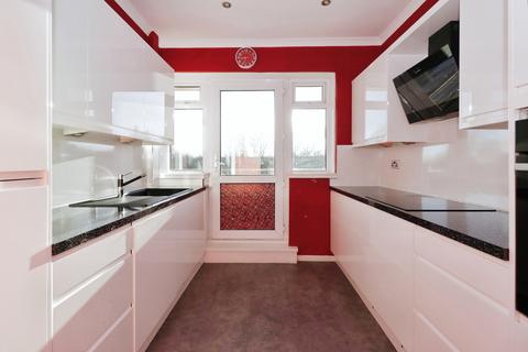 2 bedroom flat for sale, Balgonie Avenue, Fife KY7