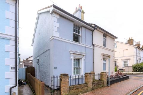 3 bedroom semi-detached house to rent, Tunnel Road, Kent TN1