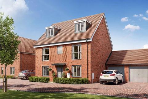 5 bedroom detached house for sale, The Garrton - Plot 25 at Brightwell Lakes, Brightwell Lakes, Ipswich Road IP10