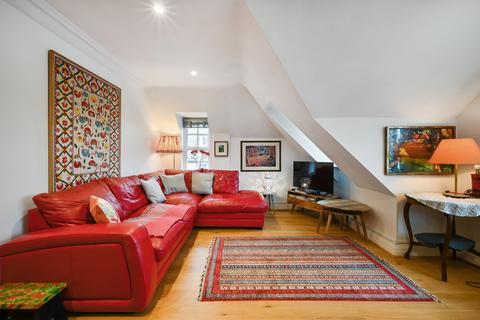 2 bedroom flat to rent, Ashurst Court, SW19