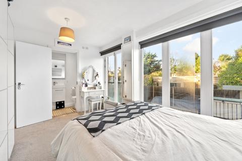 2 bedroom flat to rent, West Hill, SW15