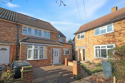 6 bedroom end of terrace house for sale, Woodward Gardens, Dagenham, Essex