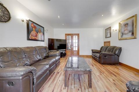 undefined, Woodward Gardens, Dagenham, Essex