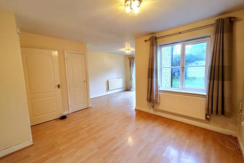 3 bedroom semi-detached house to rent, Bramble Bank, Witney OX28