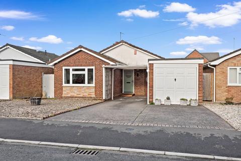 2 bedroom detached bungalow for sale, 38 Shrawley Road, Fernhill Heath, Worcester.  WR3 7XD