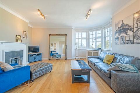 2 bedroom flat for sale, Hendon Way, London NW2