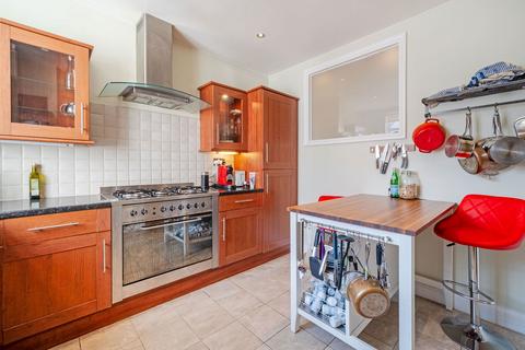 2 bedroom flat for sale, Hendon Way, London NW2