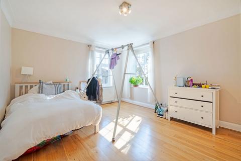 2 bedroom flat for sale, Hendon Way, London NW2