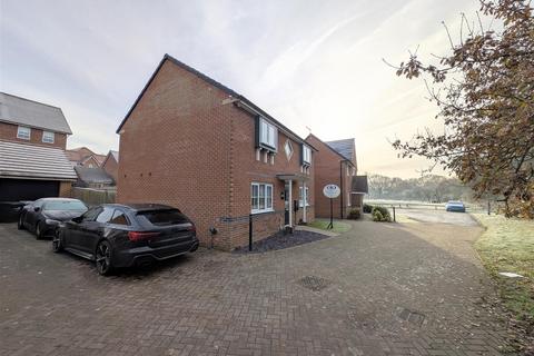 4 bedroom detached house for sale, Dappled White Close, Sandbach