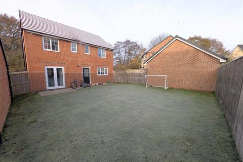 4 bedroom detached house for sale, Dappled White Close, Sandbach