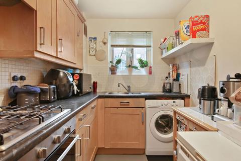 Flat 2, Bordley Court, 17 Denham Road, London, N20 0EN