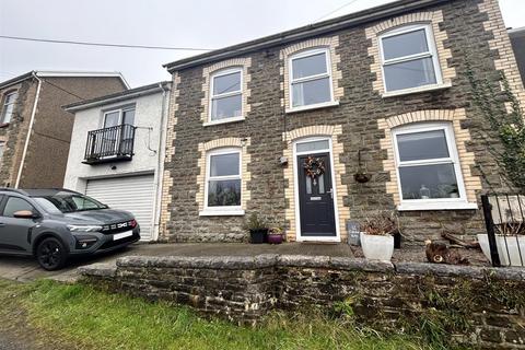 4 bedroom detached house for sale, Llannon Road, Pontyberem, Llanelli