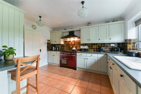 4 bedroom semi-detached house for sale, Tangier Way, Burgh Heath, Tadworth