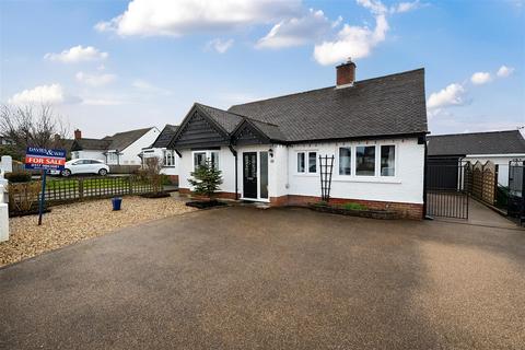 2 bedroom detached bungalow for sale, Oakfield Road, Keynsham, Bristol