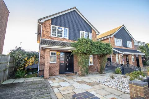 4 bedroom detached house for sale, Manners Way, Southend-on-Sea SS2