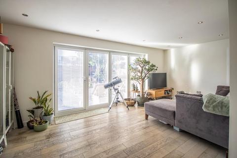 183 Manners Way, Southend-on-sea, SS2 6QS