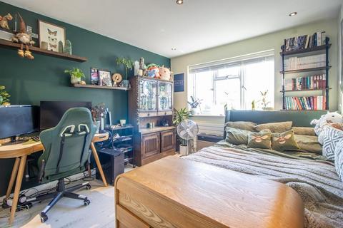 183 Manners Way, Southend-on-sea, SS2 6QS