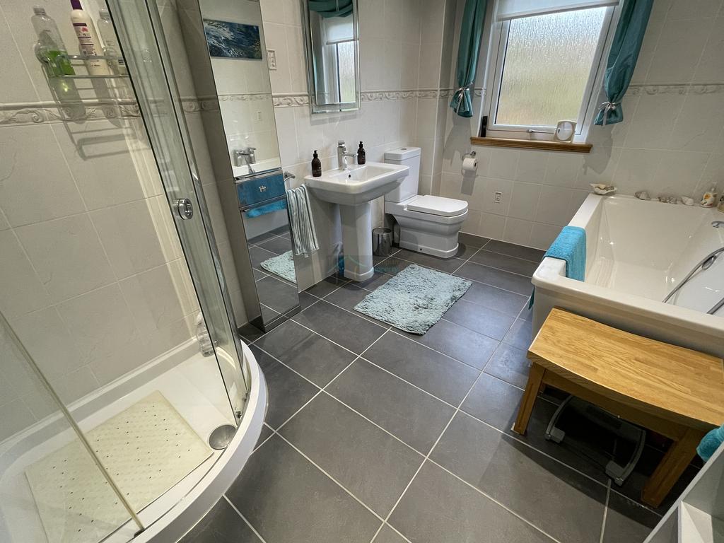 Bathroom.JPG