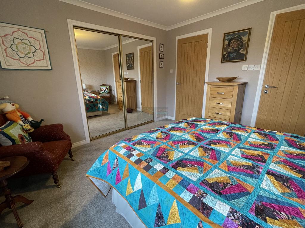 Bedroom1b.JPG