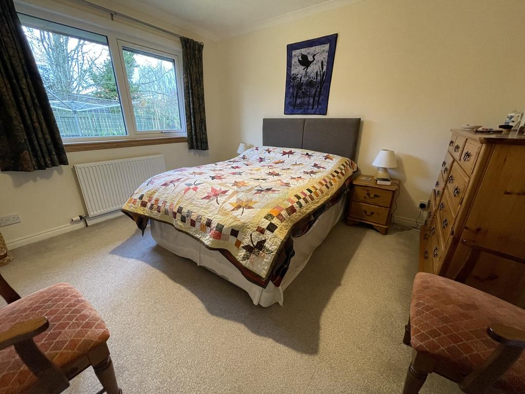 Bedroom2a.JPG