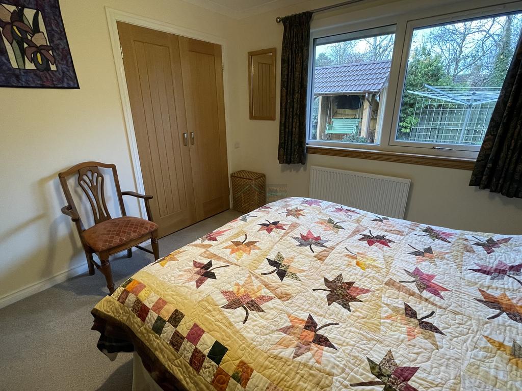 Bedroom2b.JPG