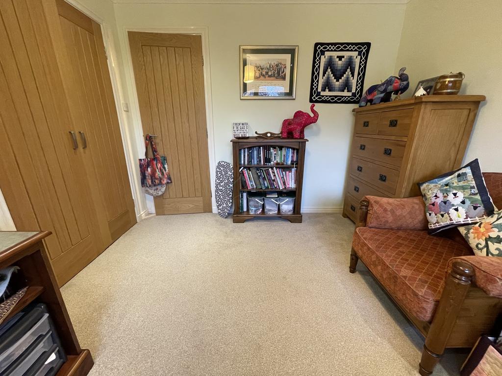 Bedroom3b.JPG
