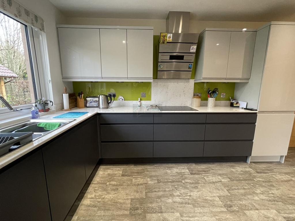 Kitchen c.JPG