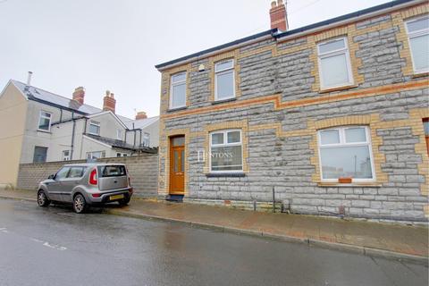 3 bedroom end of terrace house for sale, Salop Place, Penarth