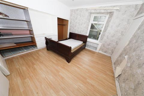 1 bedroom flat for sale, Denburn Place, Kirkcaldy