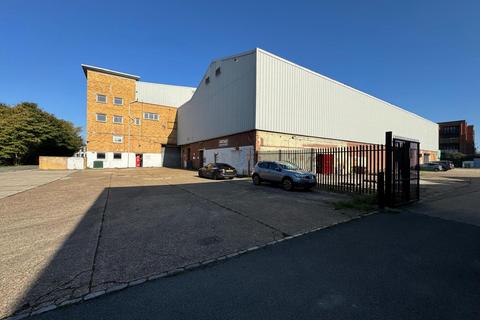 Warehouse to rent, Wallington SM6